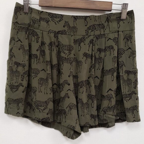Daughters Of The Liberation Anthropologie Safari Zebra Shorts Size 2 Green Boho - Picture 1 of 10